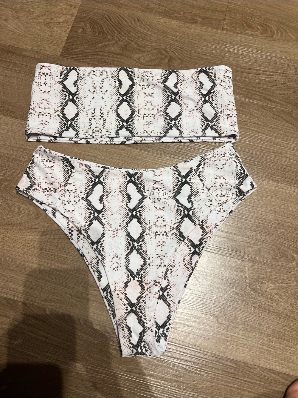 Snake Print Bandeau Bikini Set in White and Brown size XL